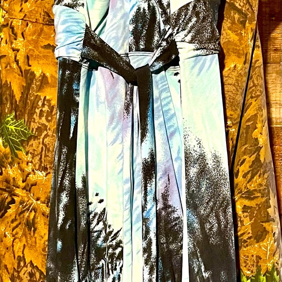 Ingear Halter like dress - Picture 2 of 5